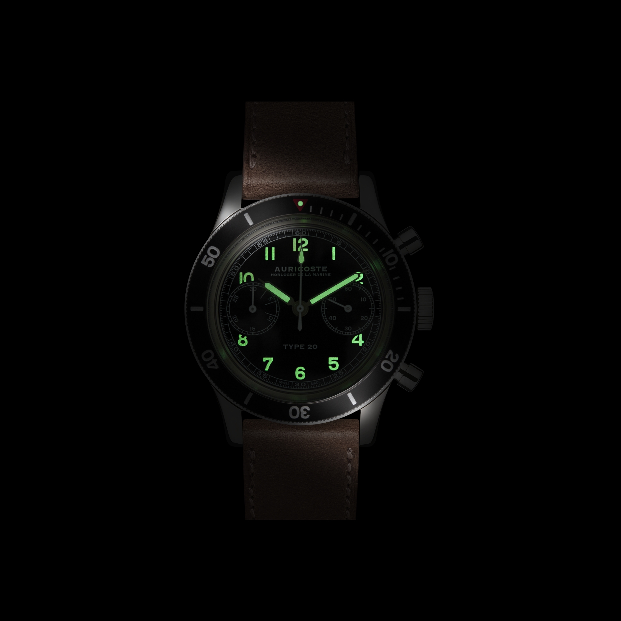 type-20-superlumina-fond-noir-montre-auricoste